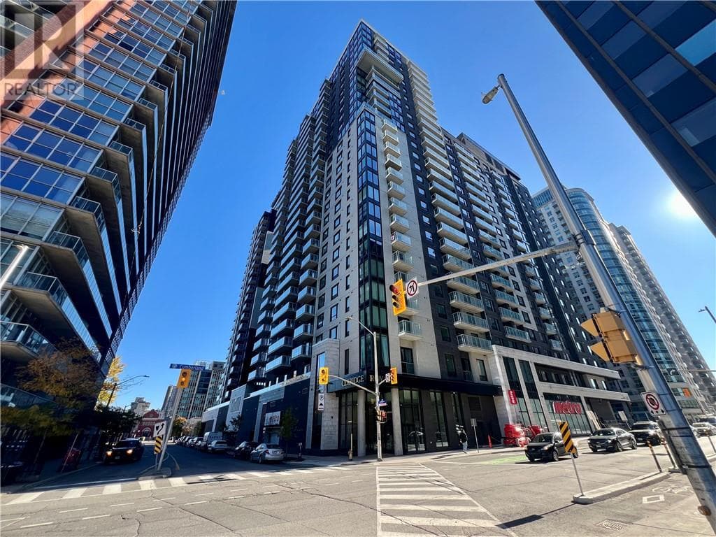 180 George Street Unit# Ph206