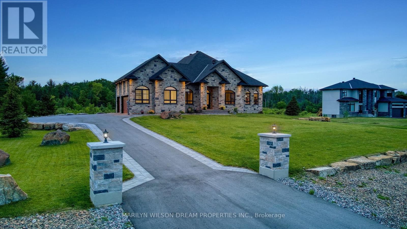 324 Hedley Way