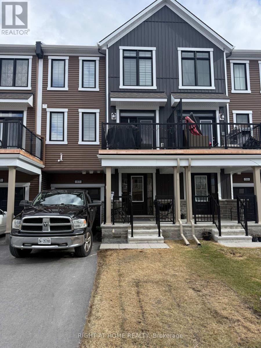 57 Placette Stitch Mews