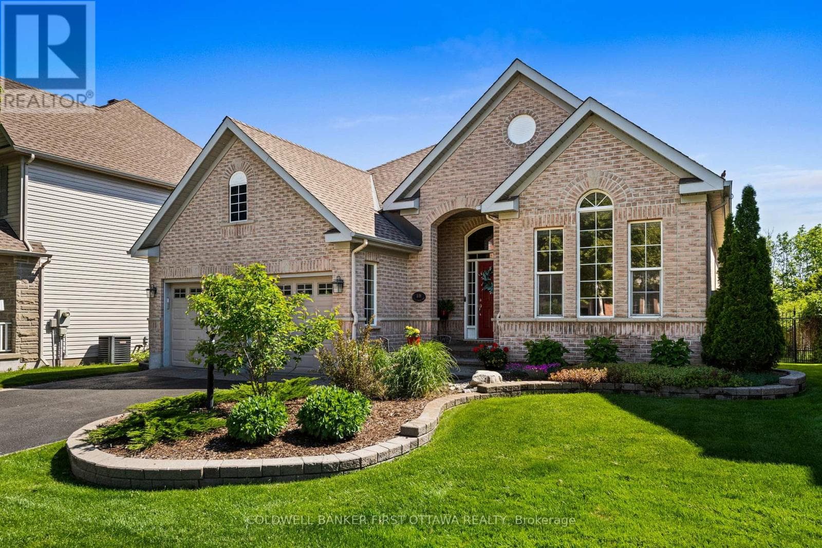 19 Fencerow Way