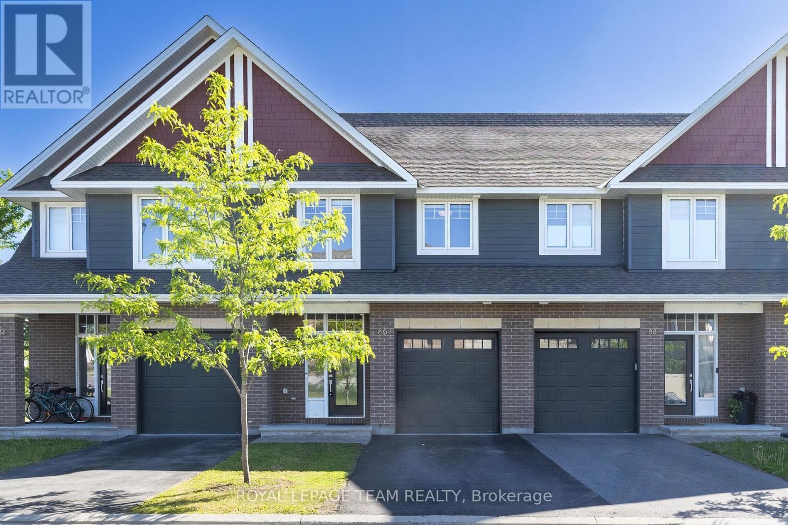 86 Escarpment Crescent
