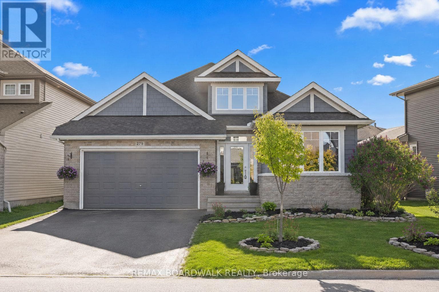 279 Sceptre Way