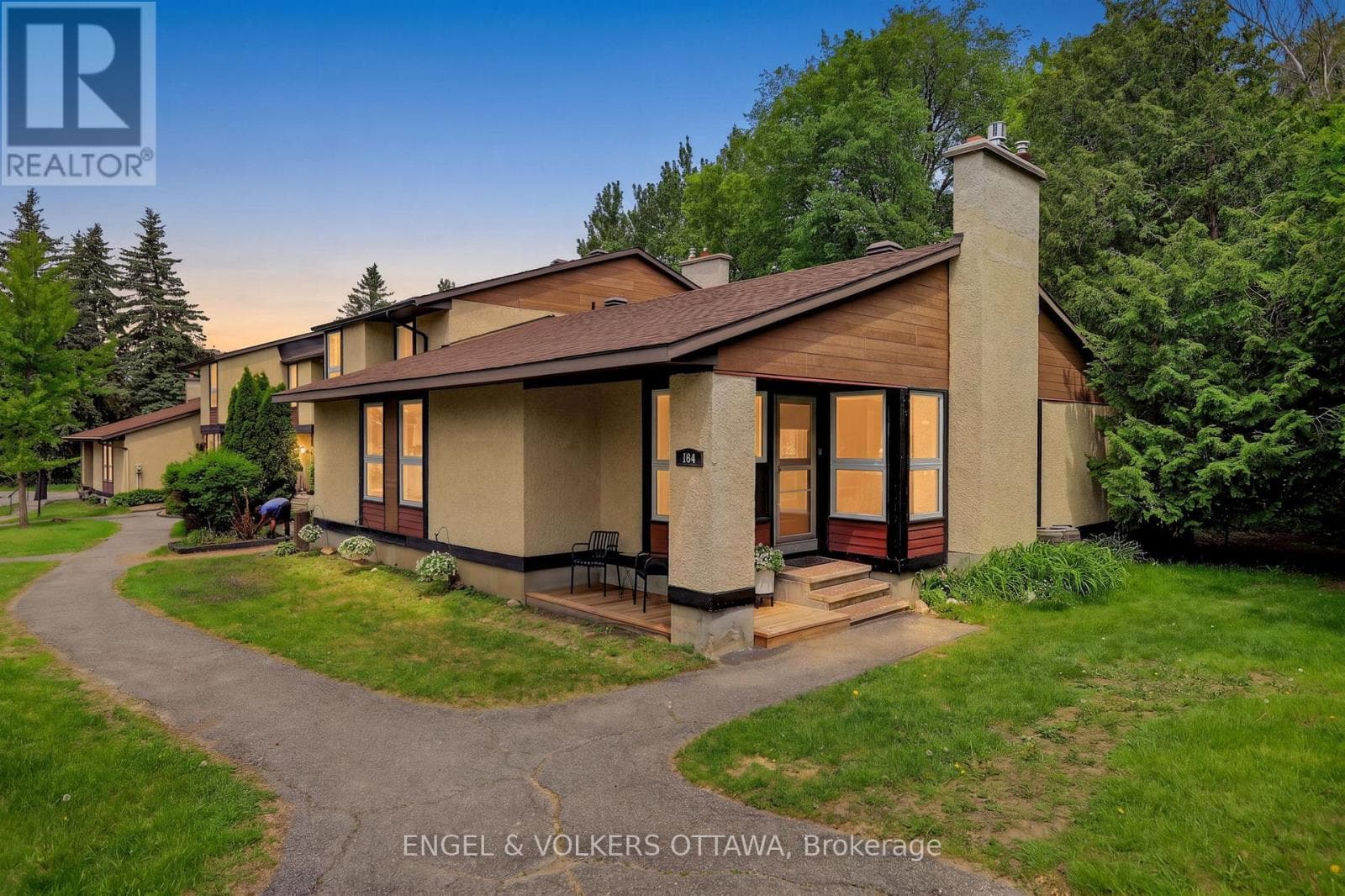 6 - 164 Mcclintock Way